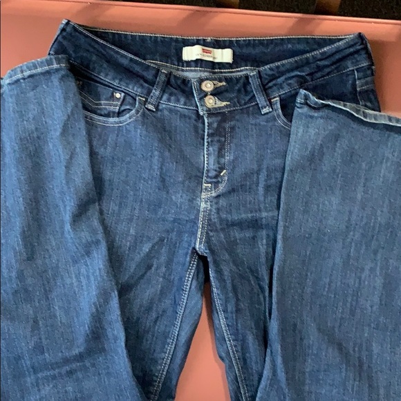 Levi’s 526 slender boot cut jeans - Picture 3 of 3